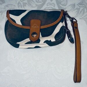 EUC Dooney & Bourke‎ Animal Print Wristlet
